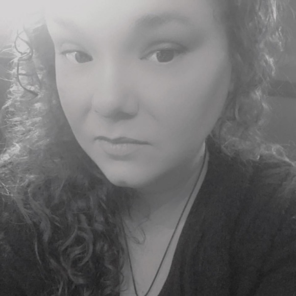 Meet your Posher, Jennifer - Picture 4 of 12